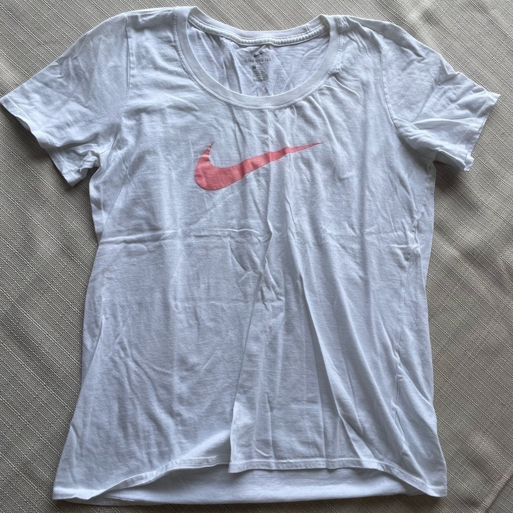Women's NIKE Activewear Tshirt - Sz. L